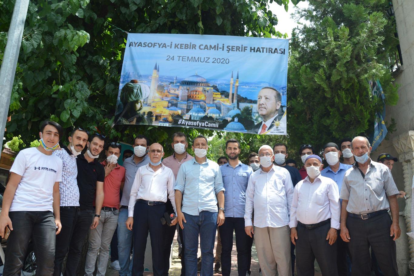 Vatandaşlar: Ayasofya’nın zincirleri nasıl kırıldıysa Mescid-i Aksa’nın da kırılacak Vatandaşlar: Ayasofya’nın zincirleri nasıl kırıldıysa Mescid-i Aksa’nın da kırılacak